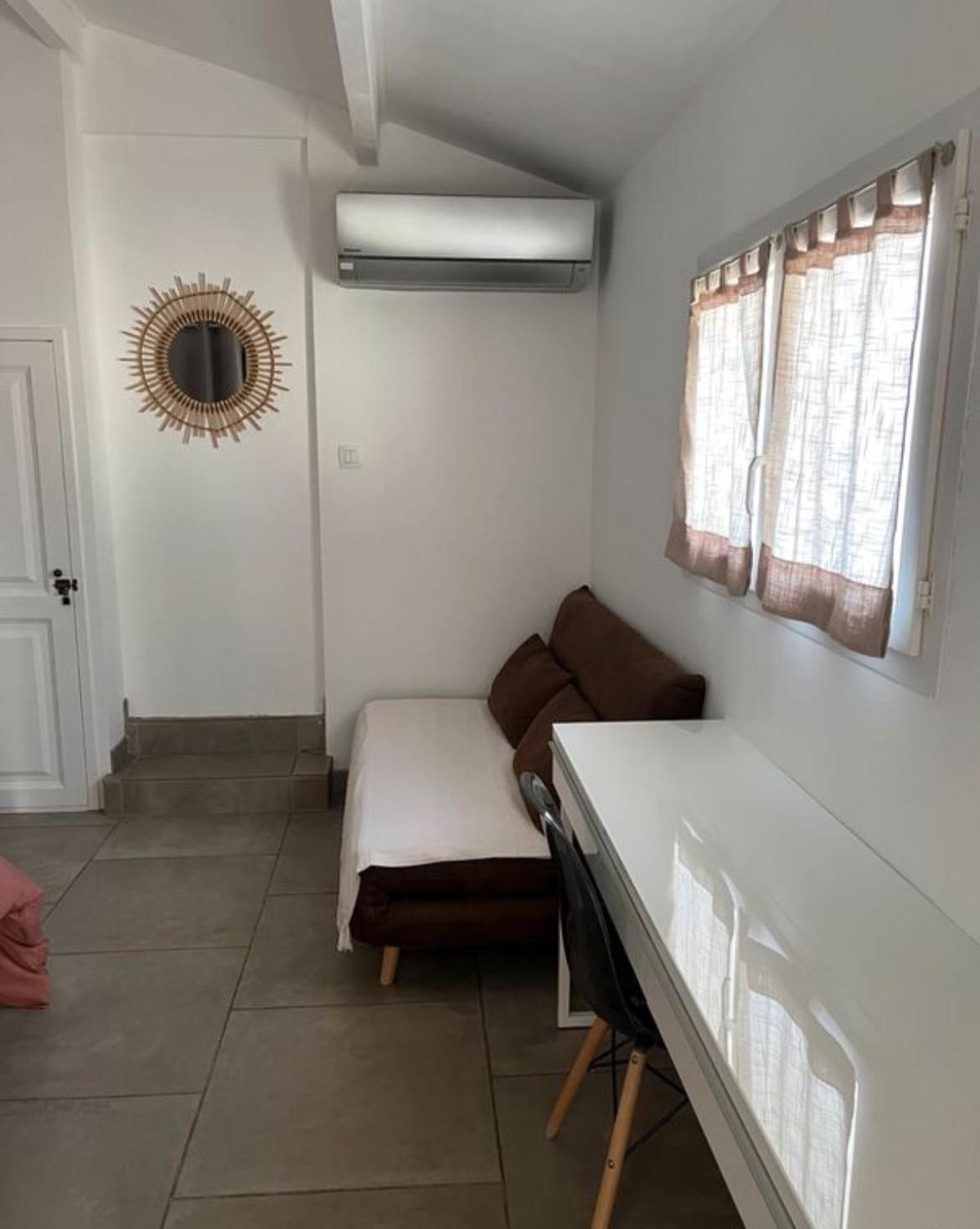 « La Parenthese » Gite En Camargue アルル エクステリア 写真